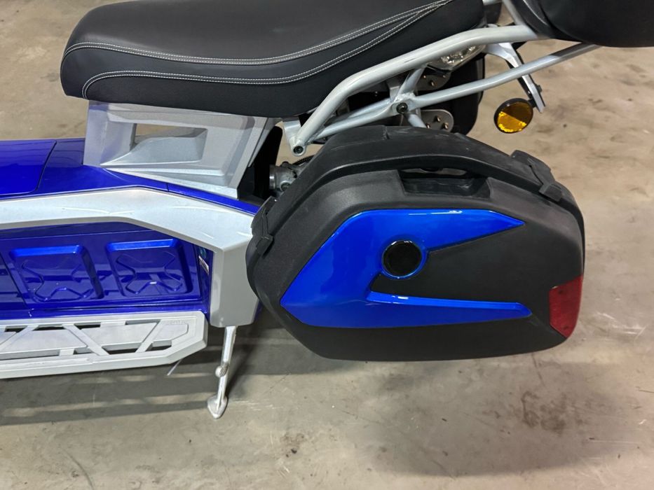 2 аккумулятори. Doohan Goodyear Ego 2. Скутер