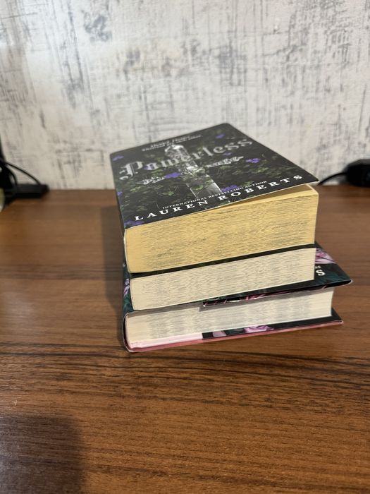Трилогія книг «Powerless»