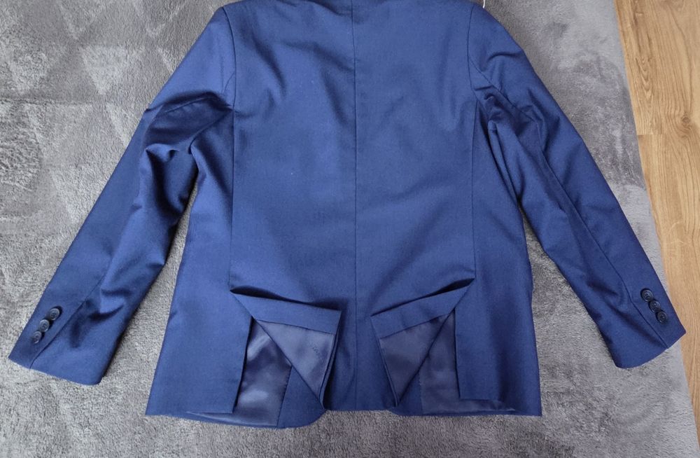 Garnitur komunijny rozmiar 146 xl