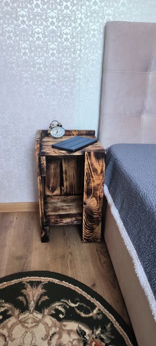 При краватка тумба