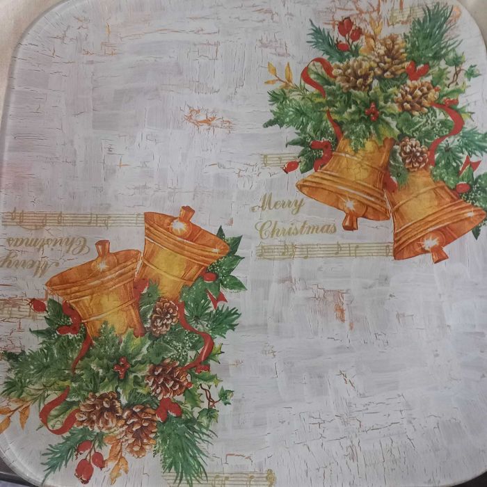 Pratos e Bandejas com motivos de Natal.