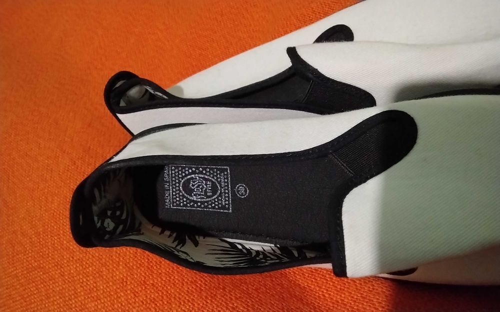 Мокасини-лофери-сліпони жіночі з Італії, довжина~24-25 см.~срібло,каву