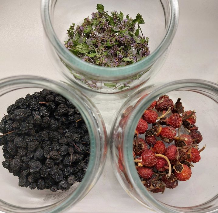 herbata utleniana dzika róża, truskawka, malina, jeżyna