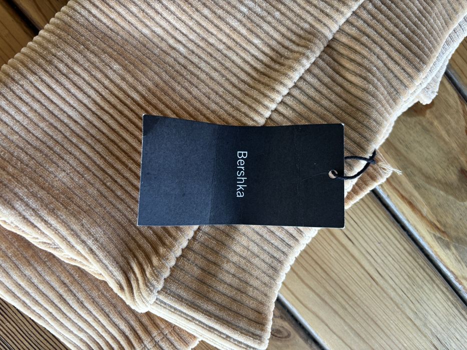 Спідниця міді нова