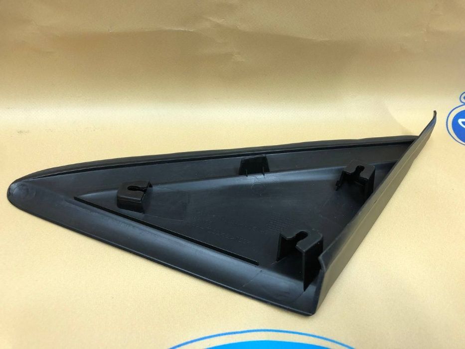 Накладка уголок двери зеркала Ford Kuga/Escape Форд Куга