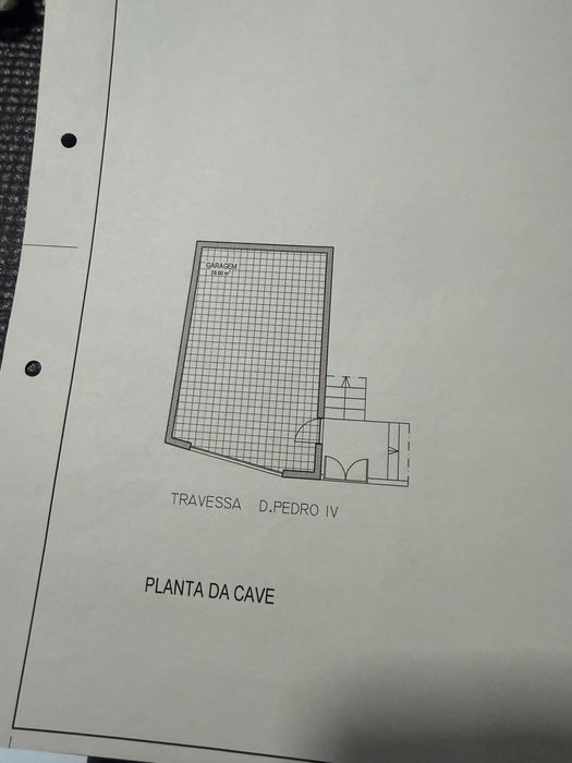 Moradia 4 Frentes à Estrada D. Miguel