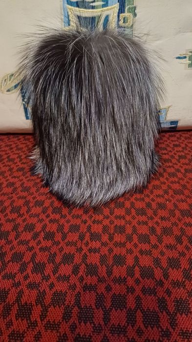 Шапка женская вязаная с чернобуркой