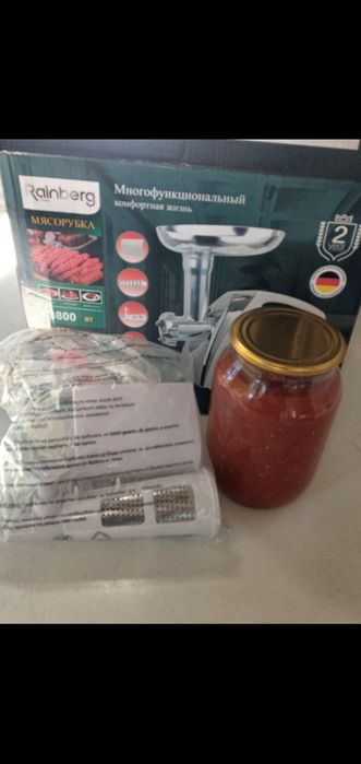 Электромясорубка с соковыжималкой с реверсом + 3 насадки