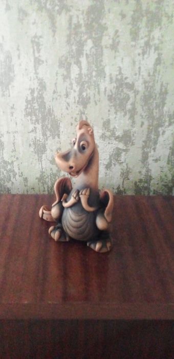 Продам нову статуетку дракона