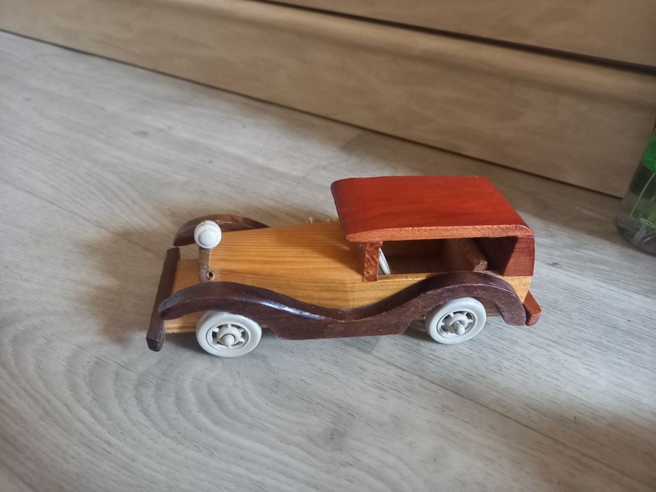 Ретро машина из дерева 18 см. ручная работа