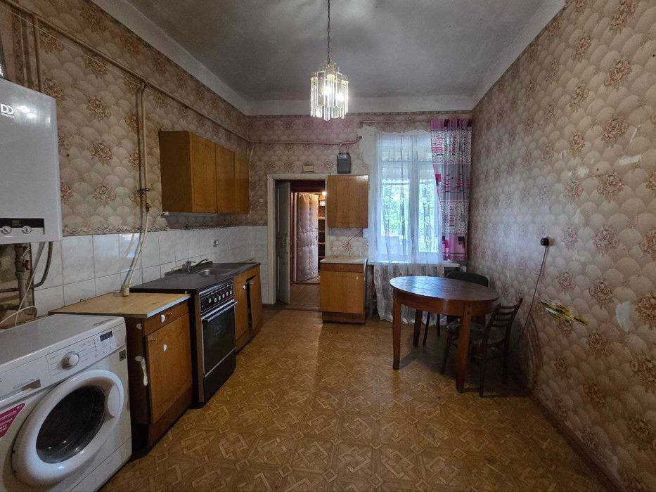 Продаж квартири на землі в центральній частині Черкас