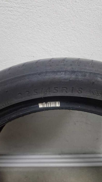 PNEU 245 45 R18 poucos kms