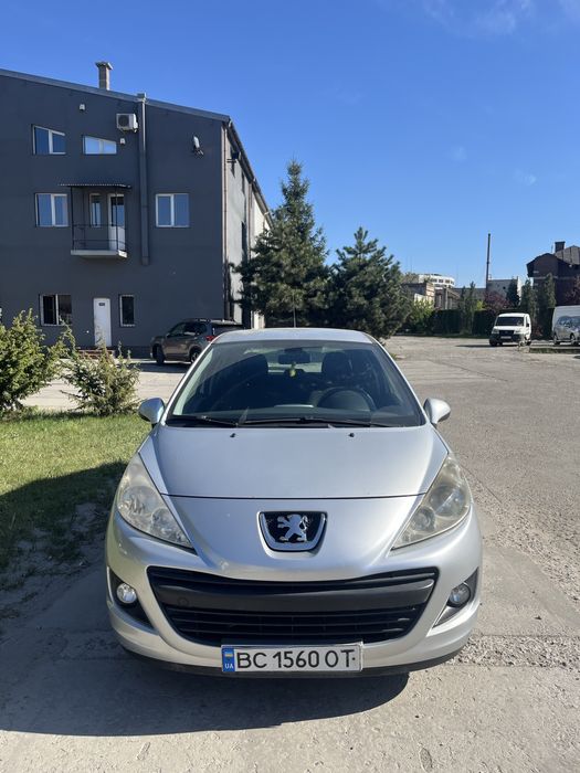 Машина,автомобіль Peugeot Пежо 207 хечбек.