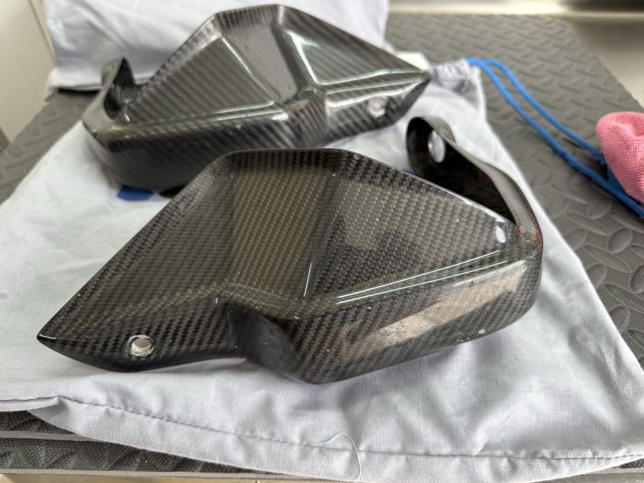 Proteções de Mão em CARBONO  BMW GS/GSA 1250