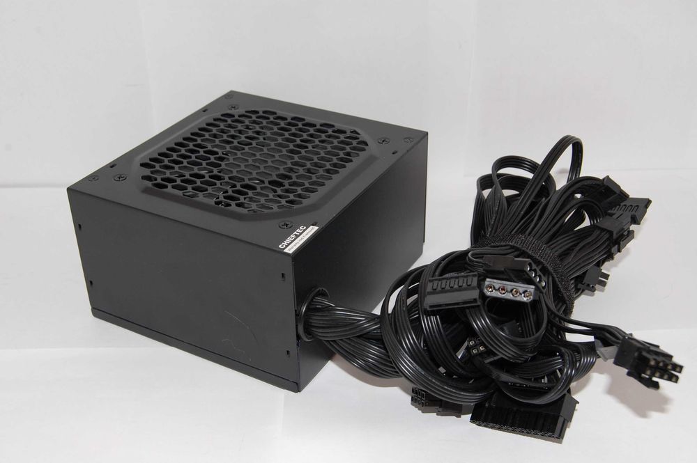 Zasilacz Chieftec Eon ZPU-700S 700W 80+ 4x PCIe