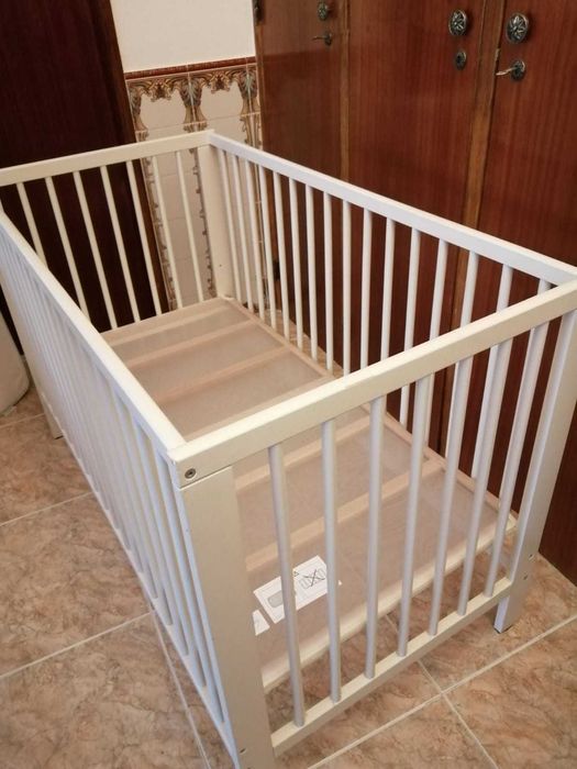 Cama de grades Ikea + colchão