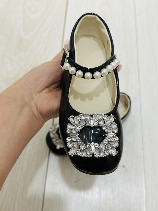 Продам туфли на девочку