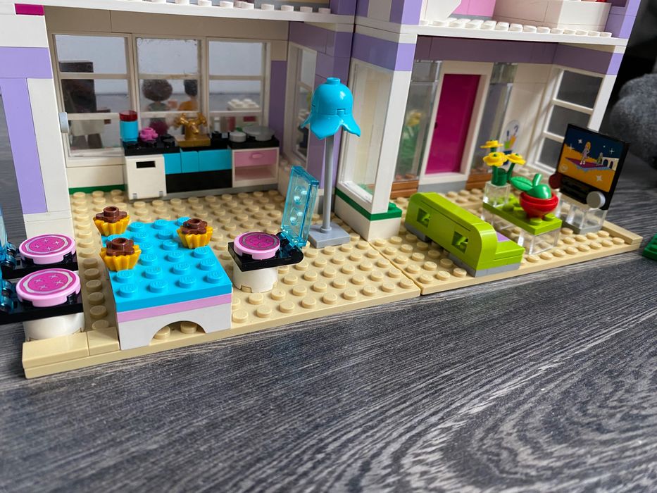 LEGO 41095  Friends   Dom Emmy