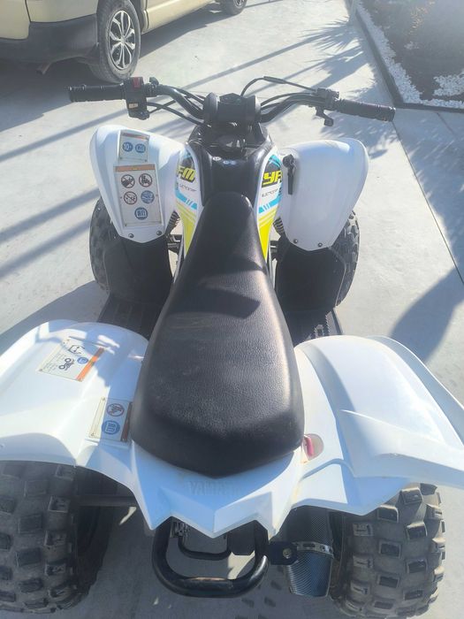 Moto Yamaha 90 raptor com 40 horas, gasolina de 2023.