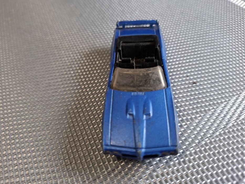 Hot wheels model samochodu skala 1:64