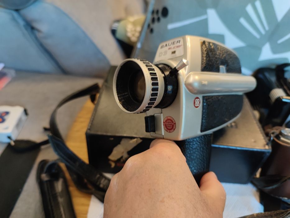 Zestaw aparatów fotograficznych i kamer