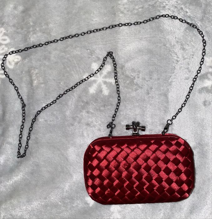 Клатч в стилі Bottega Veneta