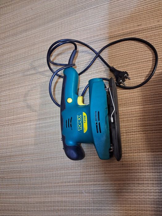 Szlifierka oscylacyjna Topex 135 W