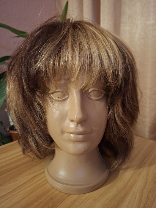 Продам парик з натурального волосся