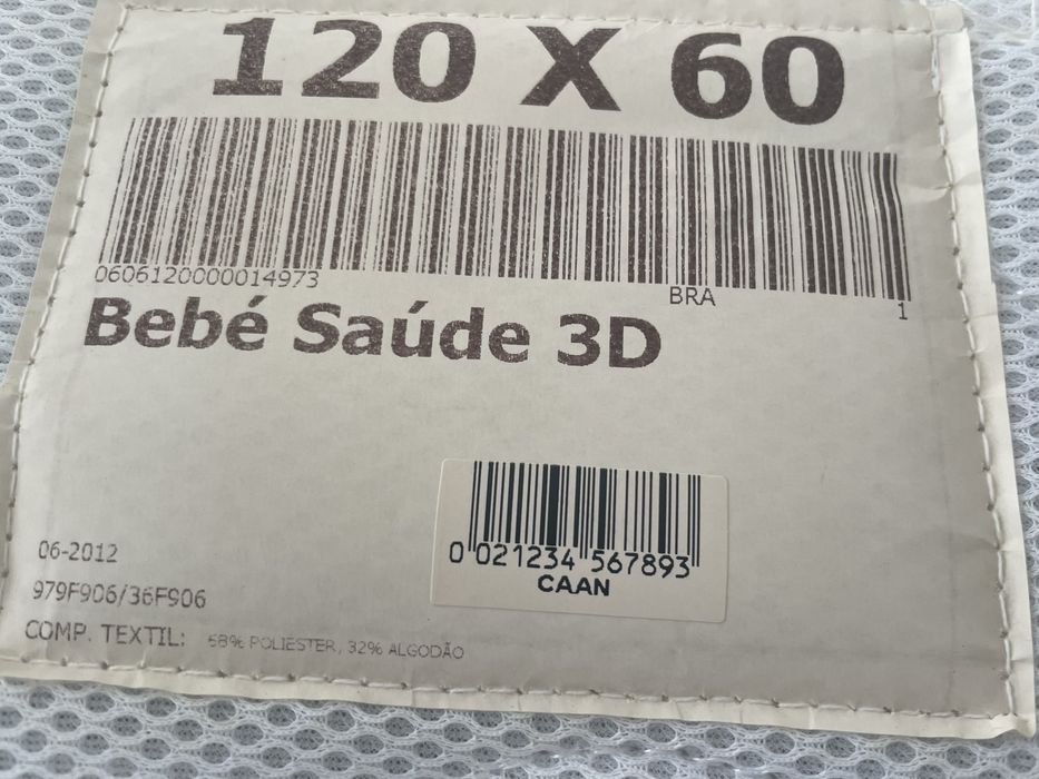 Cama bebé com colchão