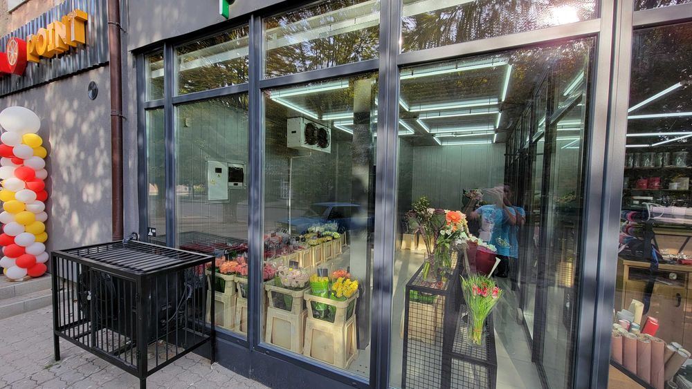 Холодильна вітрина камера для зберігання КВІТІВ індивідуальні проекти