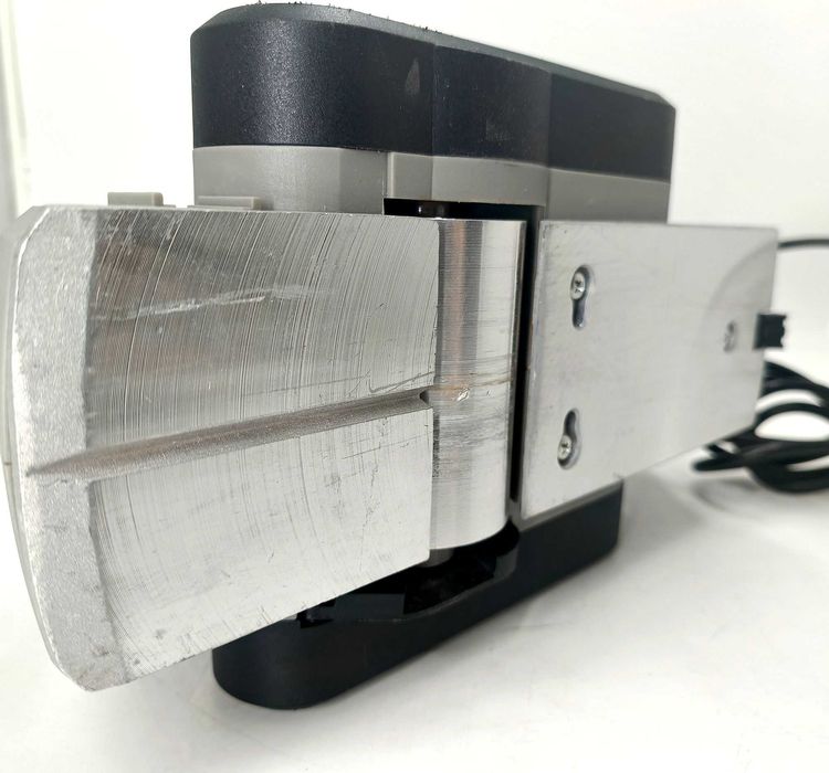 Strug elektryczny hebel titan ttb876pln 900w