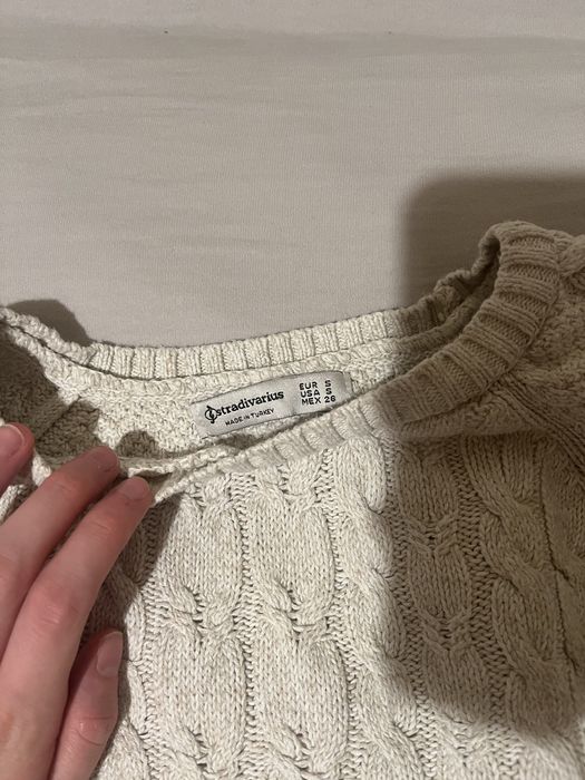 Sweter w warkocz