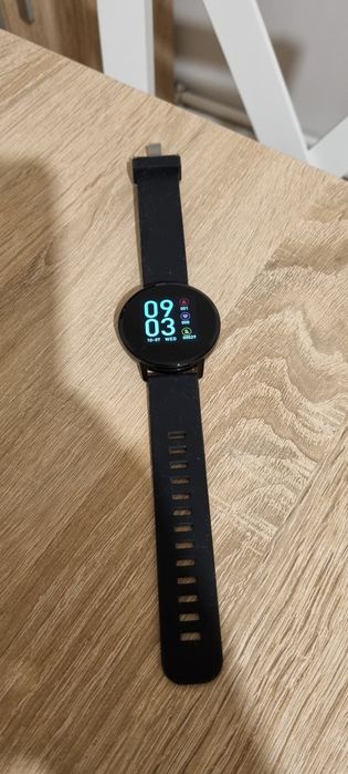 Zegarek smartwatch AVON KIAH nie noszony