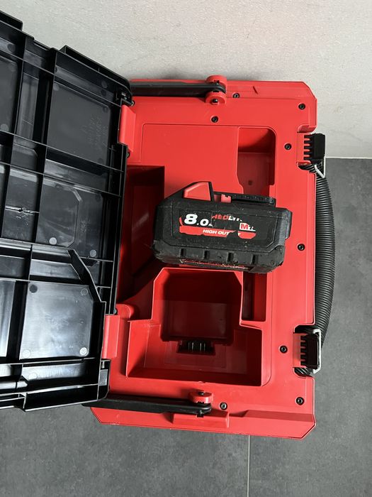 Безщітковий Акум.пилосос Milwaukee M18 FPOVCL