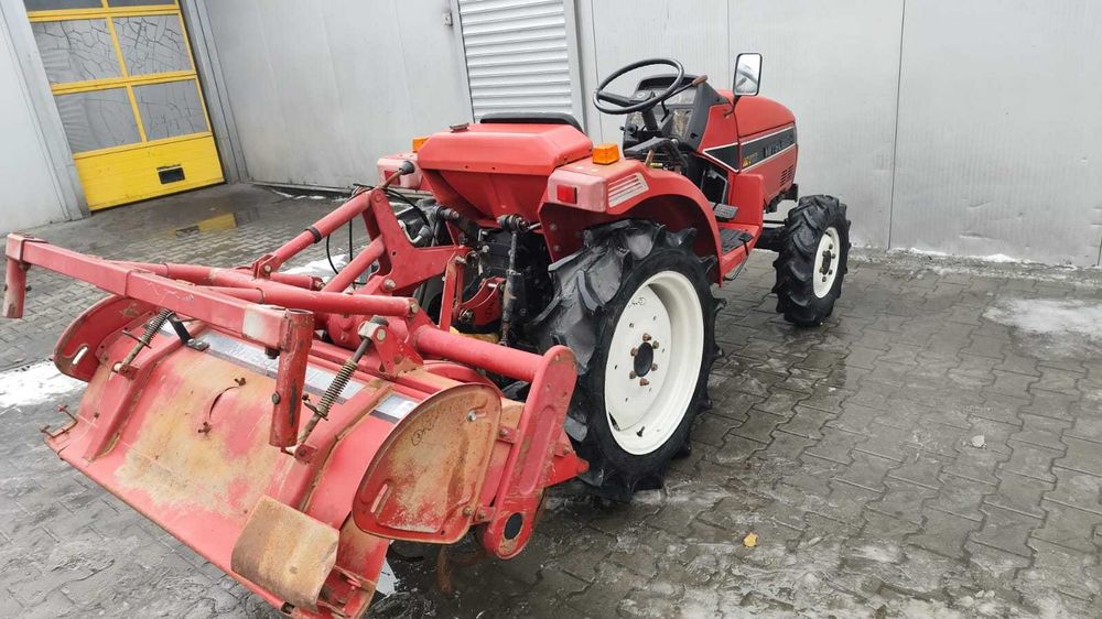 Traktorek z glebogryzarką Mitsubishi Mt 185 4x4 18 km Rewers