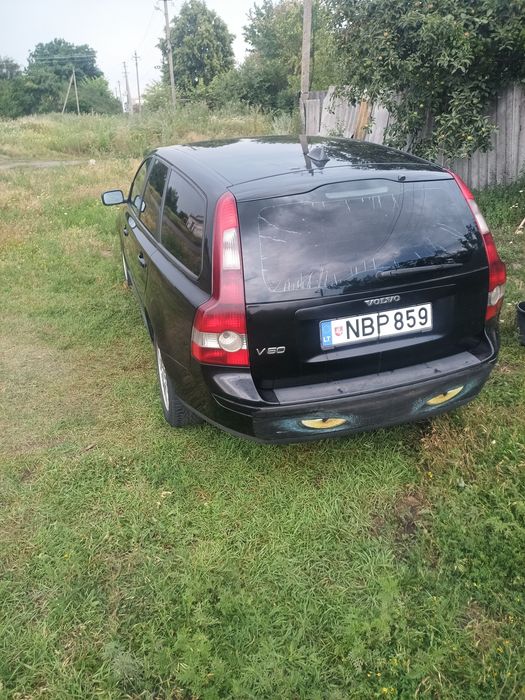 ПРОДАЄЦЯ Вольво v50