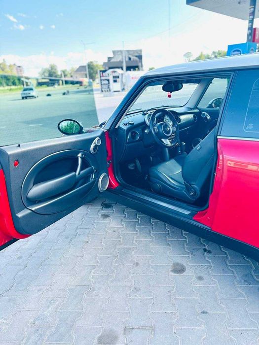 Продам Mini Cooper one 1.6л