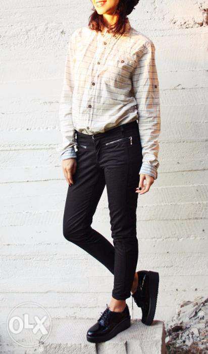 Czarne spodnie cygaretki Zara