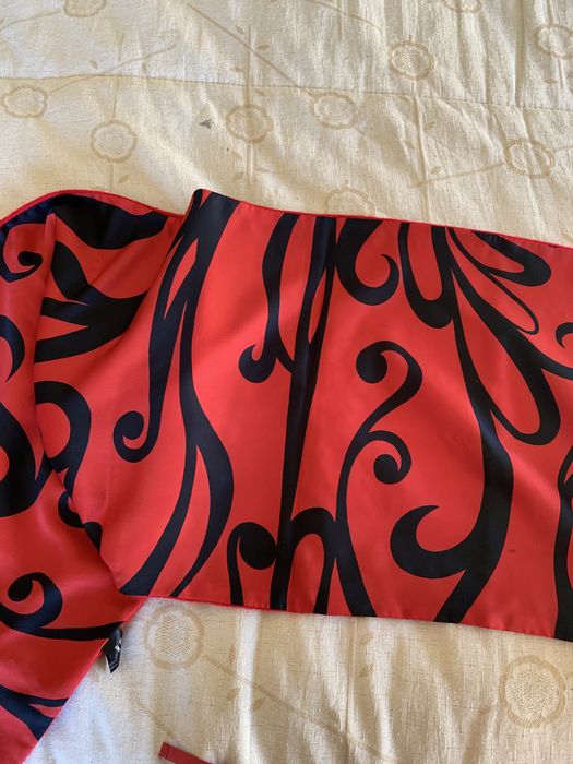 Lenço vermelho com 2 faces