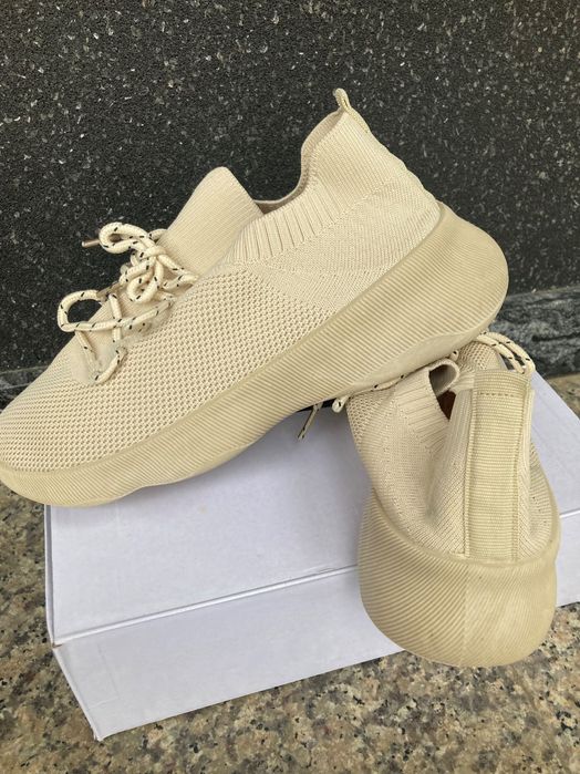 Nowe bezowe skarpetkowe adidasy 40 rozmiar