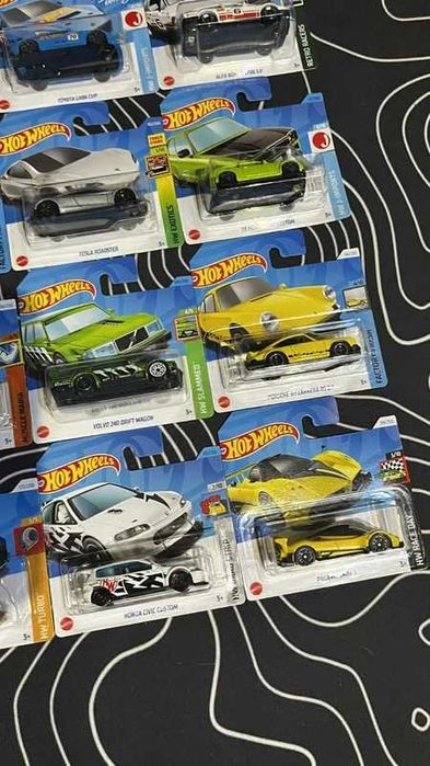Zestwa 15 Hot Wheels