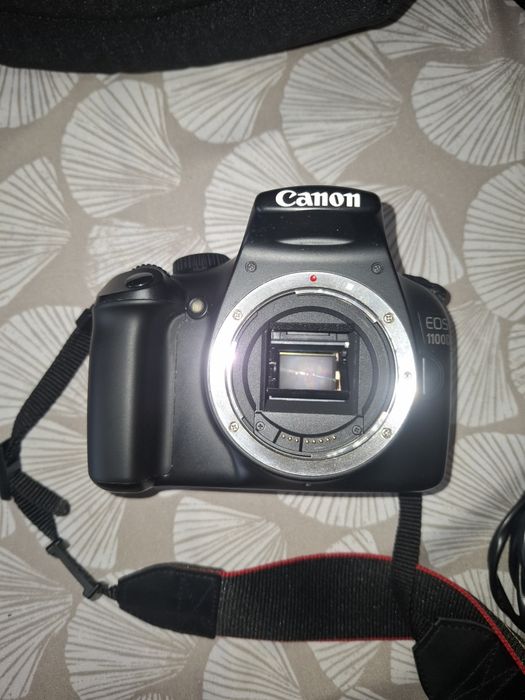 Vendo Máquina fotográfica Canon EOS 1100D ou troco por Drone
