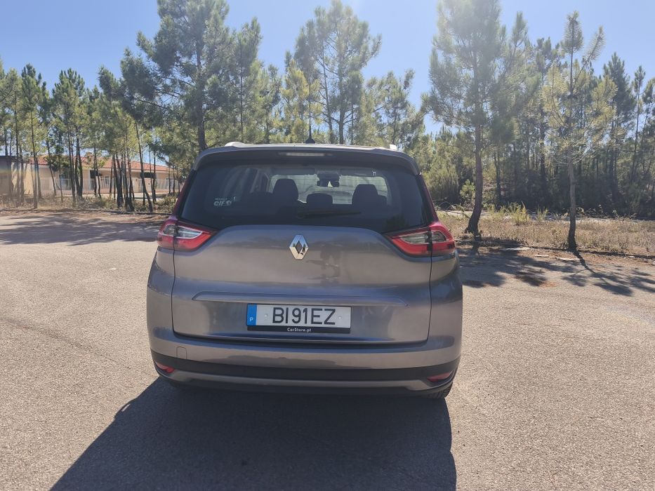 Renault Grand Scenic — photo 4
