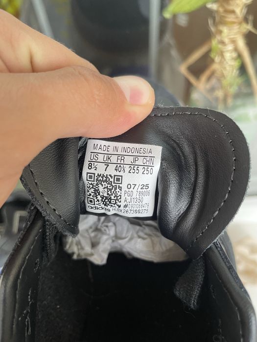 Нові кросівки adidas Samba W