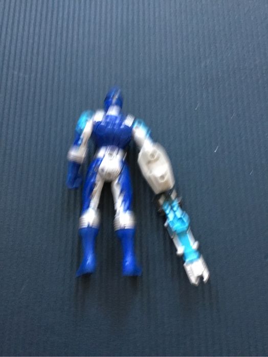 Niebieska figurka Transformers
