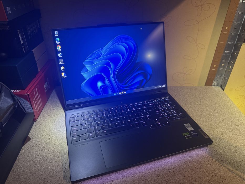 Lenovo Legion Pro 7 16IRX8 / i9-13900HX / RTX 4070 / 64GB / 1TB / 240Hz / 500 ніт