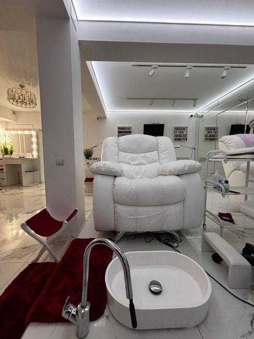 ОРЕНДА робочого місця у салоні краси! ЖК  Волошковий, Софія поруч