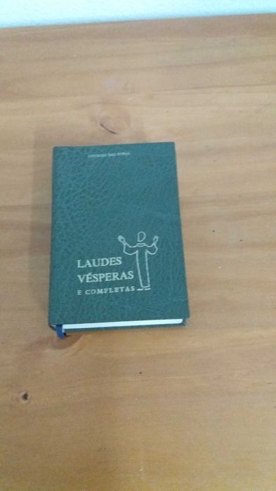 Livro Laudes Vésperas e Completas