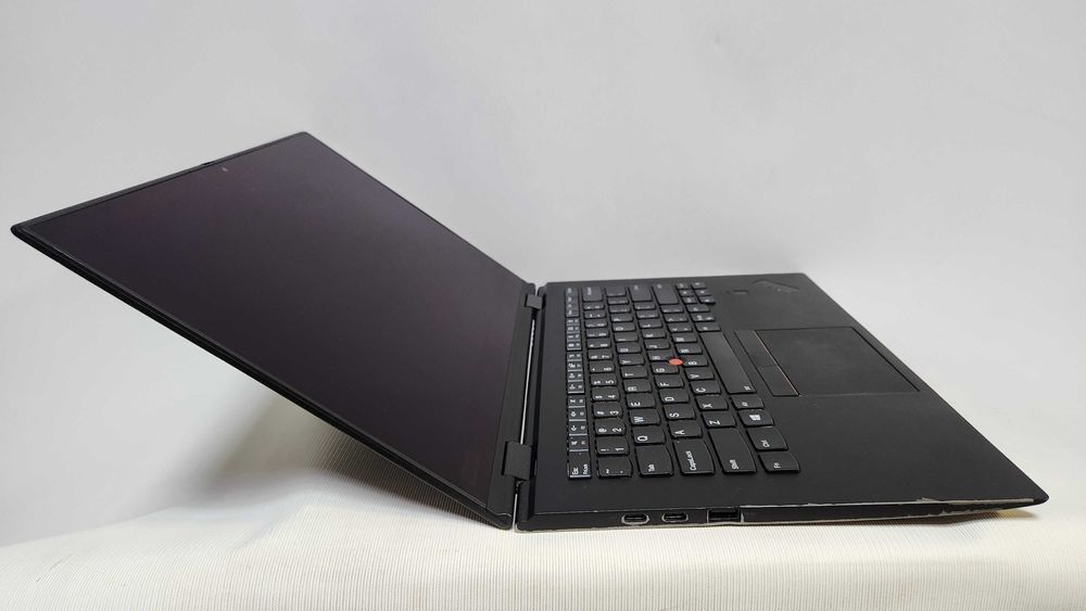 13.9” FHD Touch Lenovo ThinkPad x1 Yoga 3rd  i5-8250U 8 256