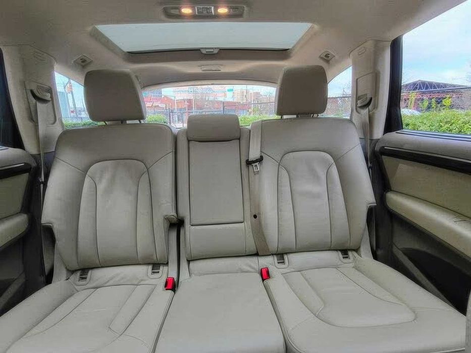 Audi Q7      2014